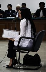 Bacakan Pledoi, Angie Menangis