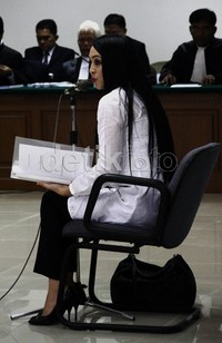 Angelina Sondakh menyesalkan tuntutan 12 tahun dan denda 500 juta yang diberikan oleh Jaksa Peuntuk Umum. Ramses/detikFoto.