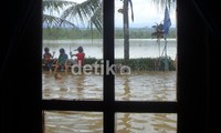 Ketinggian air mencapai 20-60 centimeter. Arbi Anugrah/detikFoto.