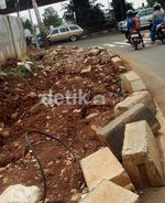 Trotoar di Jalan Jend. Sudirman Rusak