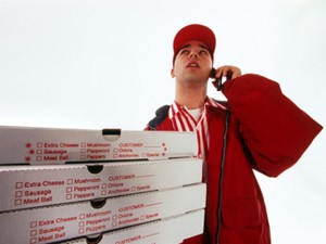 Petugas Layan Antar Pizza Juga Bisa Terancam Nyawanya