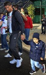 Cristiano Ronaldo Tampil dengan Kekasih di Awal Tahun