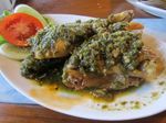 Segarnya Gurame Saus Buah dan Ayam Ijo Pelayangan