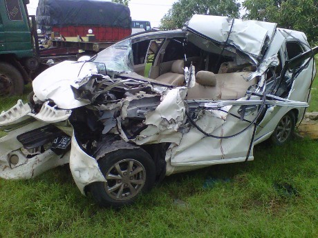 5 Orang Tewas dalam Kecelakaan Maut di Indramayu, Hanya Sopir yang Selamat