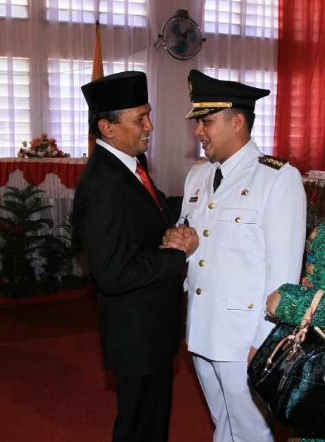 Putra Bupati Paluta Dilantik Jadi Walikota Padangsidimpuan Putra Bupati Paluta Dilantik Jadi Walikota Padangsidimpuan