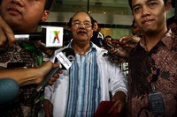 Zulkarnaen Djabar meninggalkan gedung KPK usai diperiksa selama 7 jam. Ramses/detikFoto.