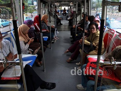 Asyiknya Naik Armada Baru TransJ