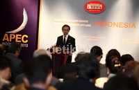 Menteri Luar Negeri, Marty Natalegawa menyampaikan laporan akhir tahun 2012 Kementrian Luar Negeri.