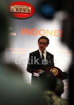 Menlu Sampaikan Laporan Akhir Tahun 2012