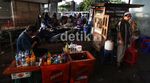 PKL Tumbuh Subur di Terminal Kampung Melayu