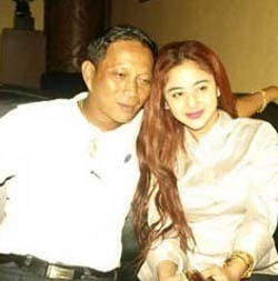 Dewi Persik Marah Dikabarkan Mau Dipoligami Abu Bakar
