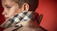 Meskipun baru berusia 10 tahun, Romeo sudah dapat berpose bak model profesional. (Burberry)