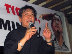Deddy Mizwar Jadi Pemancing Artis untuk Memberi Dukungan