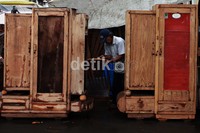 Lihat saja lemari-lemari ini, bekas namun masih terlihat baguskan?