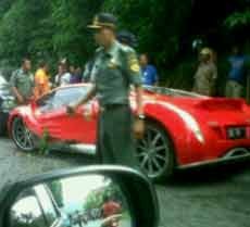 Ferrari Listrik Dahlan Iskan Tabrak Tiang Listrik di Tawangmangu