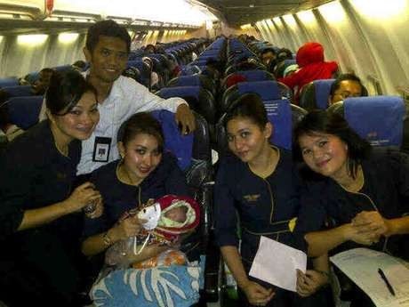 Anak Kedua Lahir di Angkot, Harmani Tak Sangka Anak Ketiga Lahir di Merpati