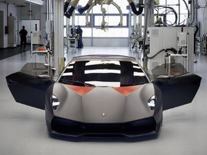 Lamborghini Mulai Produksi Mobil Termahal