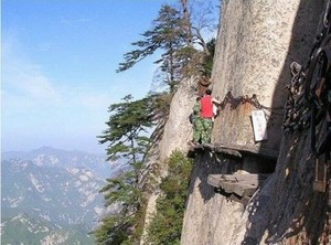 Jalur Setapak Paling Ngeri Sedunia Ada di China