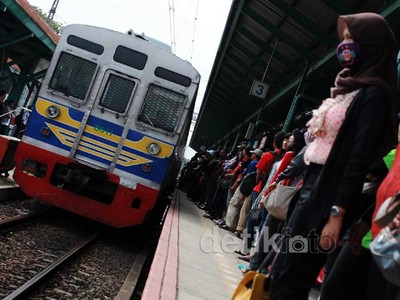 Rencana KCJ Tambah 180 Gerbong