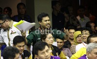 Seorang pengurus PKBN memprotes tentang mekanisme rekapitulasi yang diterapkan KPU dalam verifikasi faktual. Ramses/detikFoto.