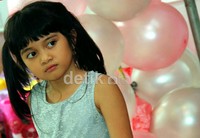 Afiqah bercita-cita menjadi seorang penyanyi.