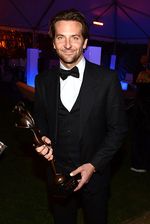 Si Tampan Bradley Cooper Jomblo Lagi