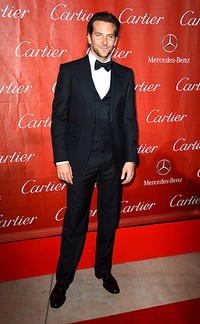 Bradley Cooper berhasil membawa pulang Desert Palm Achievement Award Actor untuk filmnya 'Silver Linings Playbook'. Frazer Harrison/Getty Images.