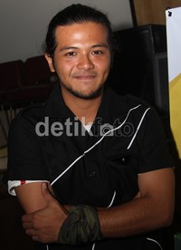 Ramon mengaku, keduanya sudah lumayan lama menjalin hubungan asmara. Gusmun/detikHOT.