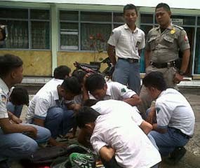 Puluhan Pelajar SMU di Bojonegoro Dirazia Satpol PP