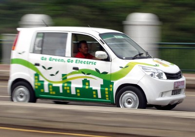 Jajal Mobil Listrik di Bandung