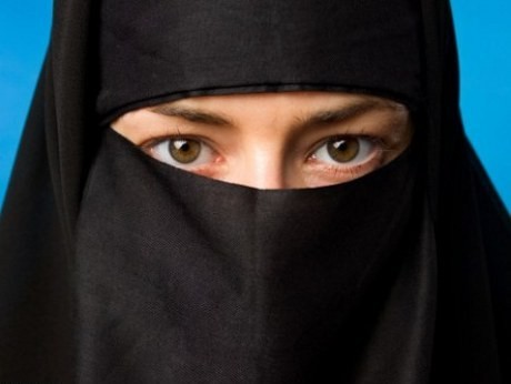 Dinikahkan dengan Pria 90 Tahun, ABG Arab Saudi Kabur