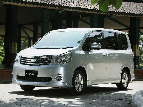 Pertarungan Toyota NAV1, Mazda Biante dan Nissan Serena