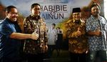 Petinggi Demokrat Nonton Habibie & Ainun