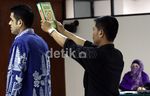 Nazar Bersaksi untuk Istrinya