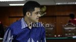 Nazar Bersaksi untuk Istrinya