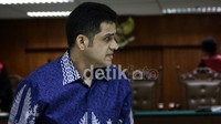 Nazar menegaskan istrinya tidak terlibat dalam proyek PLTS. Ramses/detikFoto.
