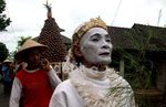 Kirab Budaya untuk Hijaukan Merapi