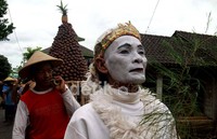 Gunungan salak merupakan wujud syukur warga Desa Wonokerto yang hidup dari bertani salak pondoh dan mampu melestarikan sumber-sumber air di kawasan itu.