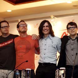 Weezer Tak Percaya Musik Mereka Ngetop di Indonesia