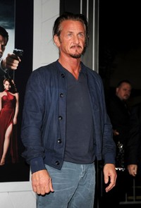 Film itu menampilkan Sean Penn sebagai mafia Los Angeles Mickey Cohen. Kevin Winter/Getty Images.