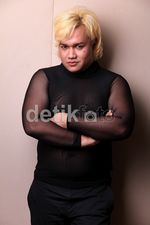 Tata Liem, Si Bad Boy yang Suka Boy