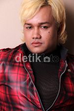 Tata Liem, Si Bad Boy yang Suka Boy