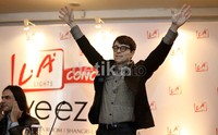 Sebelum konser, pada Senin (7/1/2013) malam, Weezer menggelar jumpa pers di Ceria Room, Hotel Shangril-La, Jakarta.