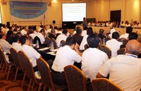 CEO Shell Indonesia, Darwin Silalahi memberikan sharing tentang Misi Hidup Pemimpin pada rapat kerja PLN 2013. (Humas PLN)