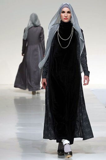 Up2Date by Irna Mutiara Retrospection. Ballroom Hotel Mulia. Senayan. Jakarta. [Photo: Agung Prambudhy/Wolipop]