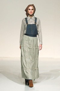 Up2Date by Irna Mutiara Retrospection. Ballroom Hotel Mulia. Senayan. Jakarta. [Photo: Agung Prambudhy/Wolipop]