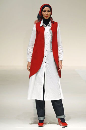 Up2Date by Irna Mutiara Retrospection. Ballroom Hotel Mulia. Senayan. Jakarta. [Photo: Agung Prambudhy/Wolipop]