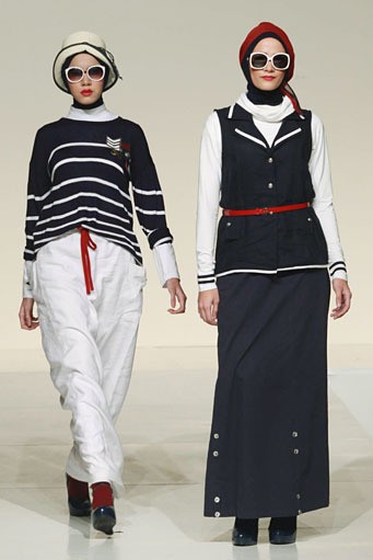 Up2Date by Irna Mutiara Retrospection. Ballroom Hotel Mulia. Senayan. Jakarta. [Photo: Agung Prambudhy/Wolipop]