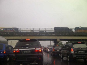 Awas! Tol Jagorawi Macet 2 Arah