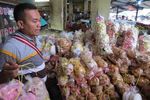 Kanoman, Pasar Asyik & Keraton Antik di Cirebon